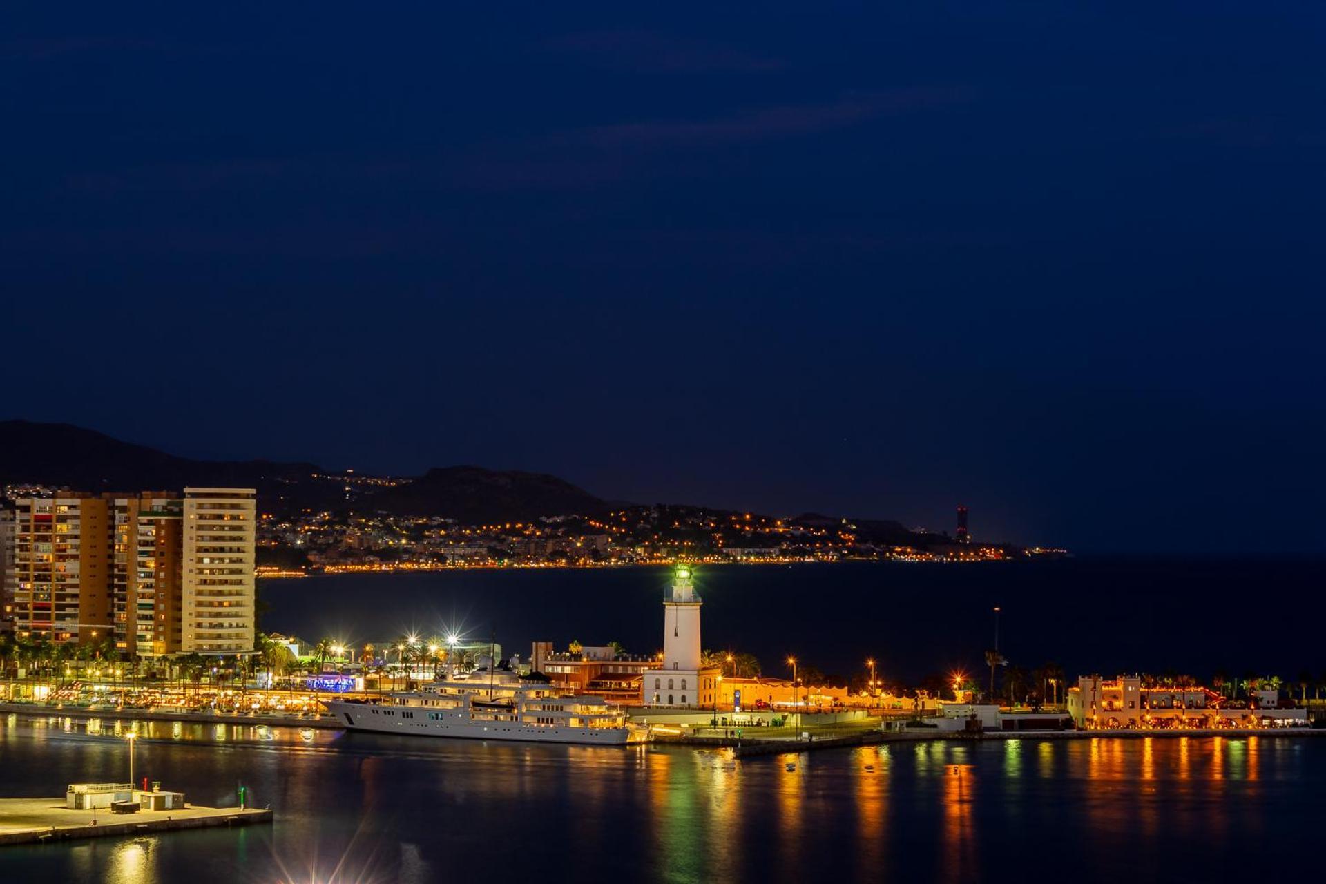 Apt Alameda De Colon Solo Familias Malaga Ngoại thất bức ảnh